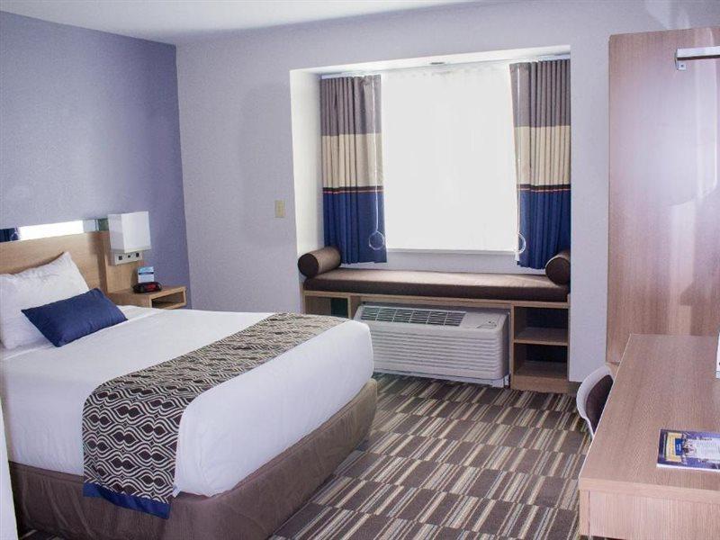 Microtel Inn & Suites By Wyndham - Пен Ян Екстериор снимка