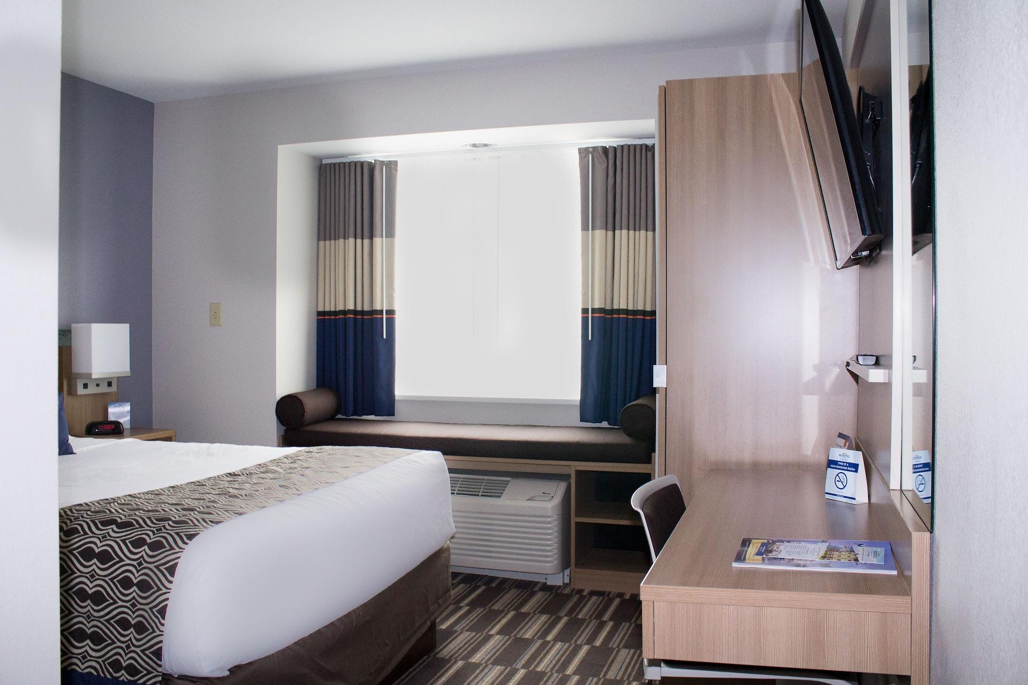 Microtel Inn & Suites By Wyndham - Пен Ян Екстериор снимка