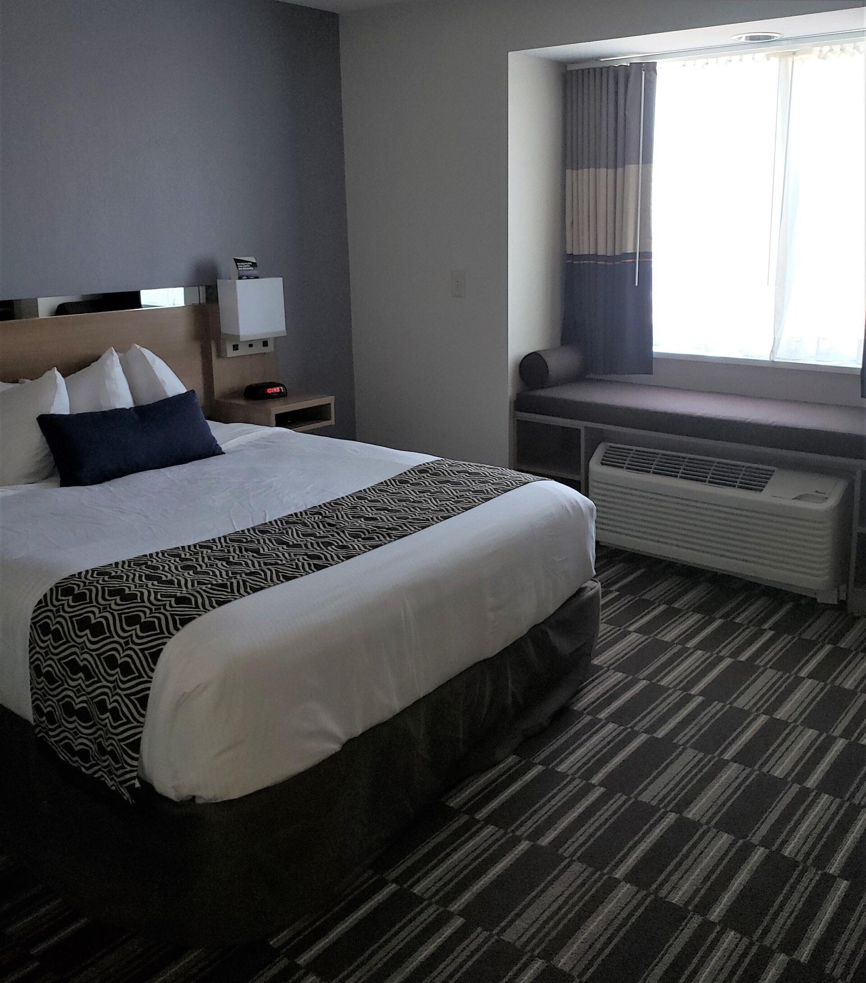 Microtel Inn & Suites By Wyndham - Пен Ян Екстериор снимка