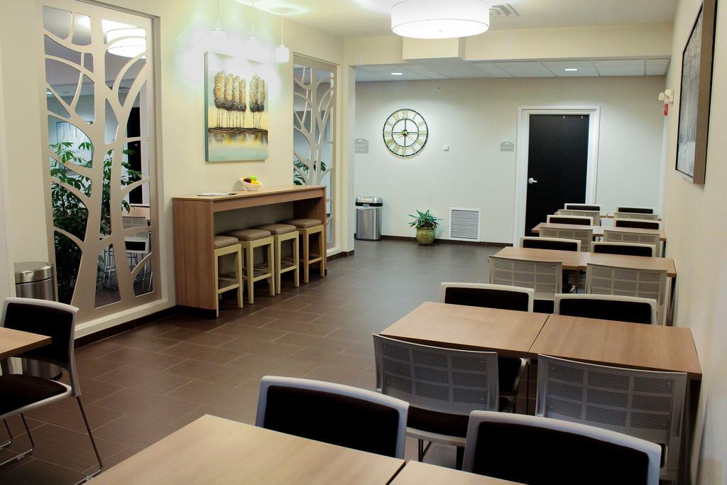 Microtel Inn & Suites By Wyndham - Пен Ян Екстериор снимка